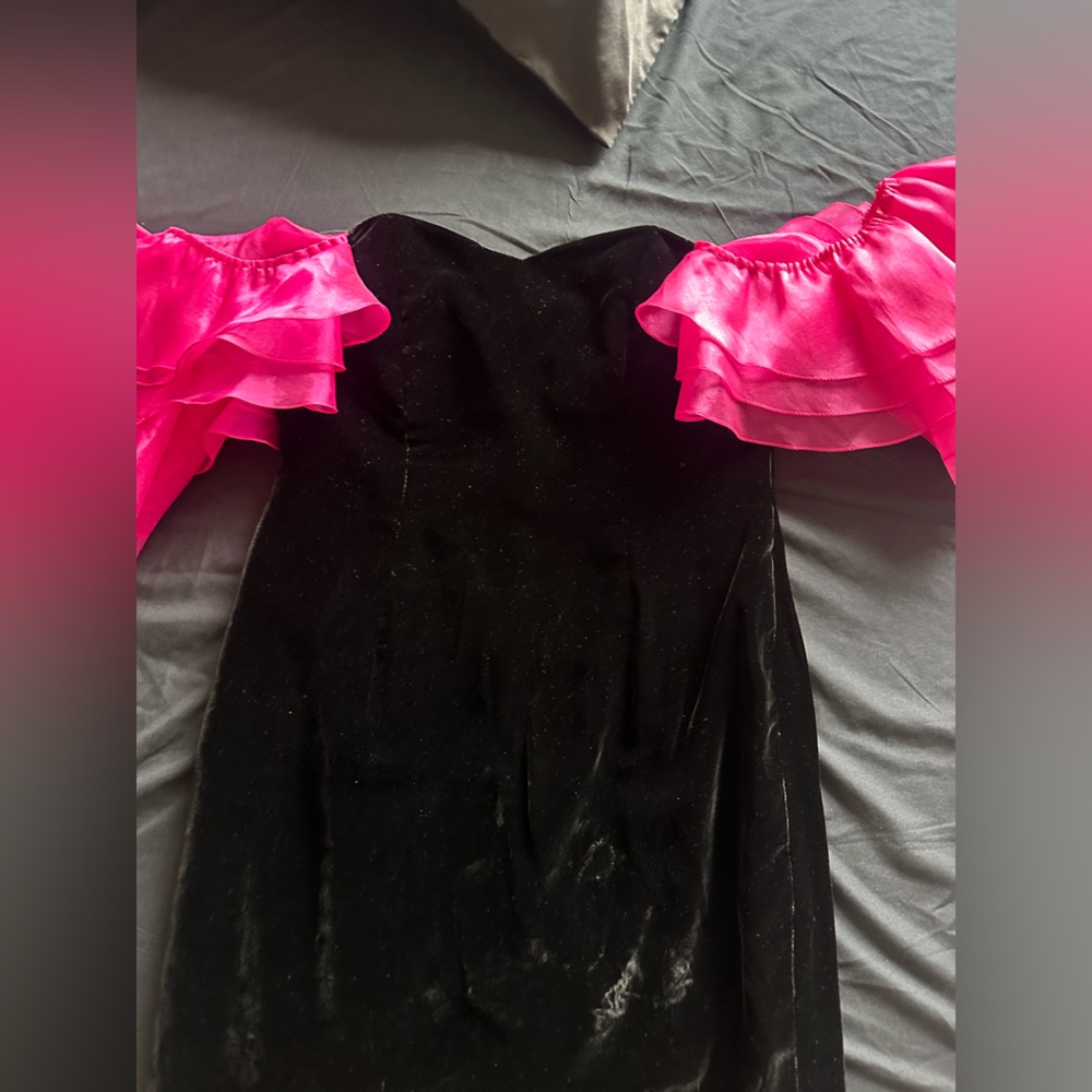 Brand new Linda Cherry dress in velvet and ruffle sleeves